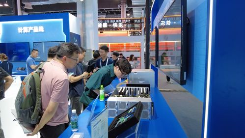 驭光突破算力边界 曦智科技多款产品及解决方案亮相WAIC，引领科技中介服务新范式